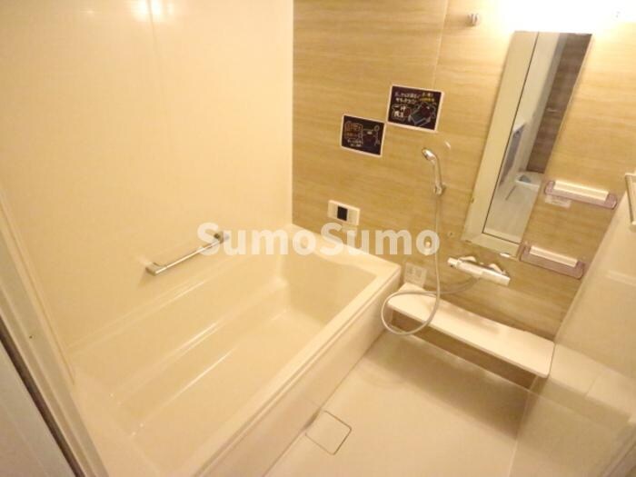 物件内観写真10　(コンパクトで使いやすいお風呂です)