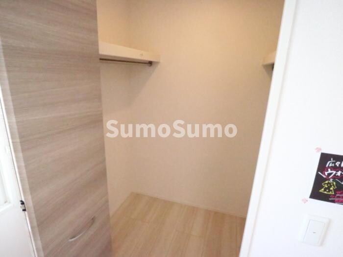 物件内観写真13　(たっぷりとした収納スペースです)