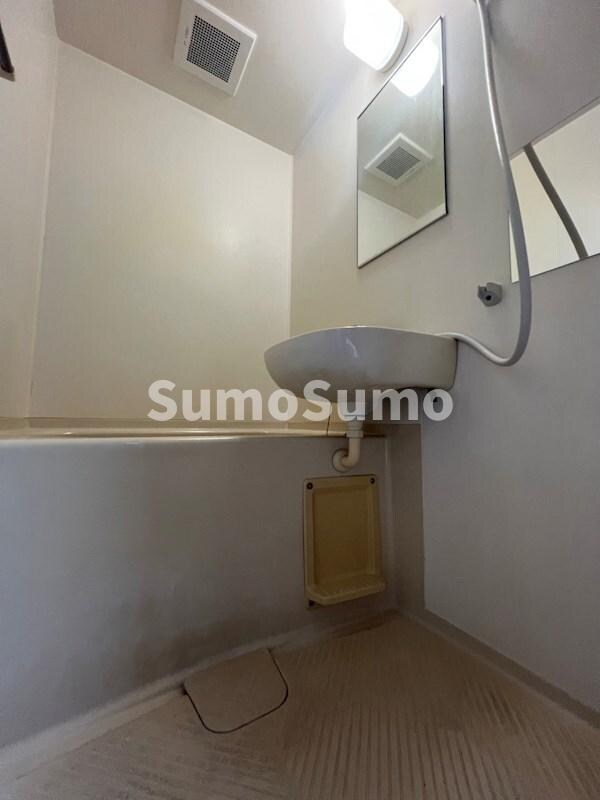 物件内観写真9　(コンパクトで使いやすいお風呂です)