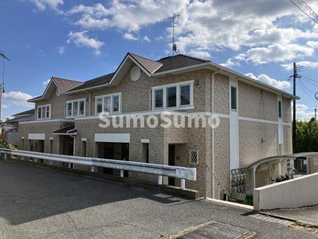 物件外観写真1　(外観もきれいです)