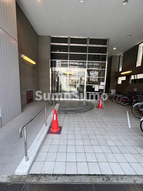 物件外観写真2　(建物の内部です)