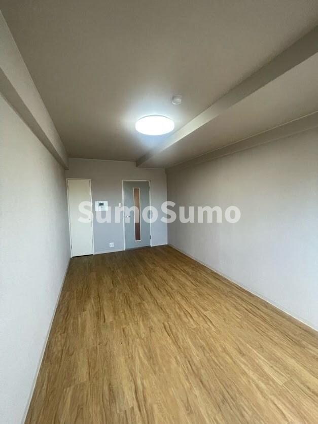 物件内観写真4　(ゆったりとしたリビングです)