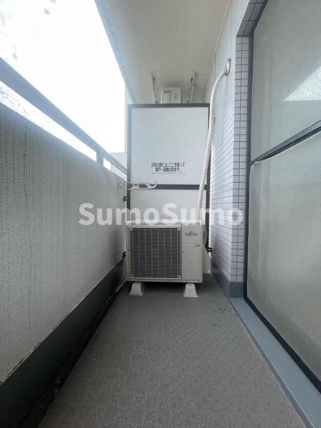 物件内観写真8　(お洗濯にも便利なバルコニー付き)