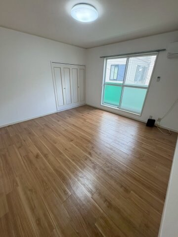 物件内観写真4　(ゆったり過ごせるリビングです)