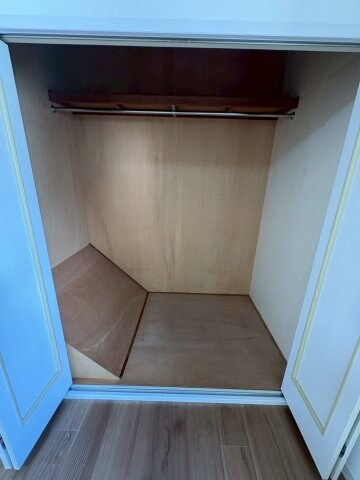 物件内観写真14　(小物を収納するのに便利です)