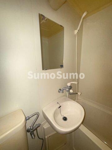 物件内観写真9　(コンパクトで使いやすい洗面所)