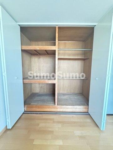 物件内観写真14　(大きなスペースがあり、収納には困りません)