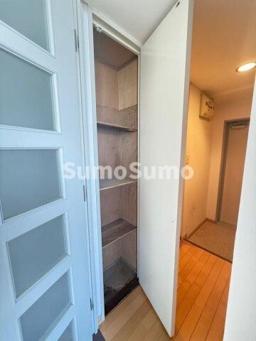 物件内観写真15　(収納豊富です)