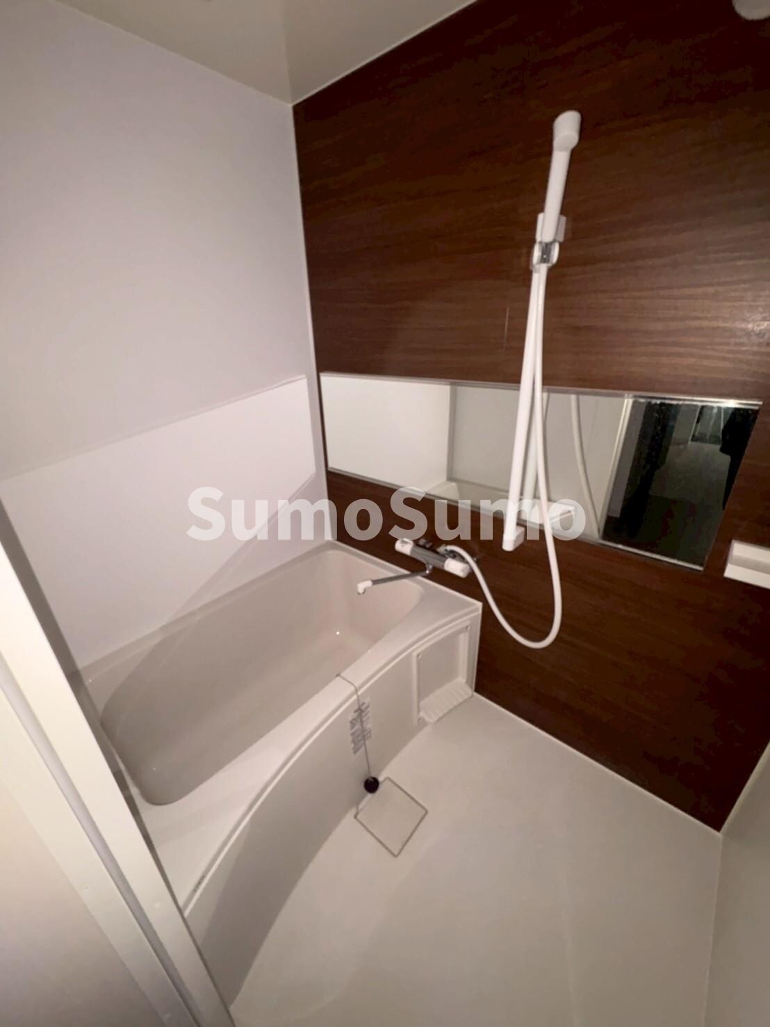 物件内観写真8　(きれいなお風呂です)