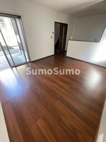 物件内観写真10　(使いやすいリビングです)