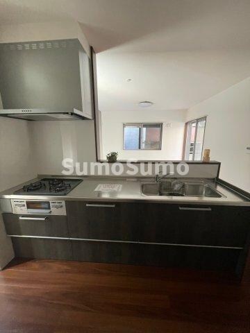 物件内観写真15　(コンパクトなキッチンで掃除もラクラク)