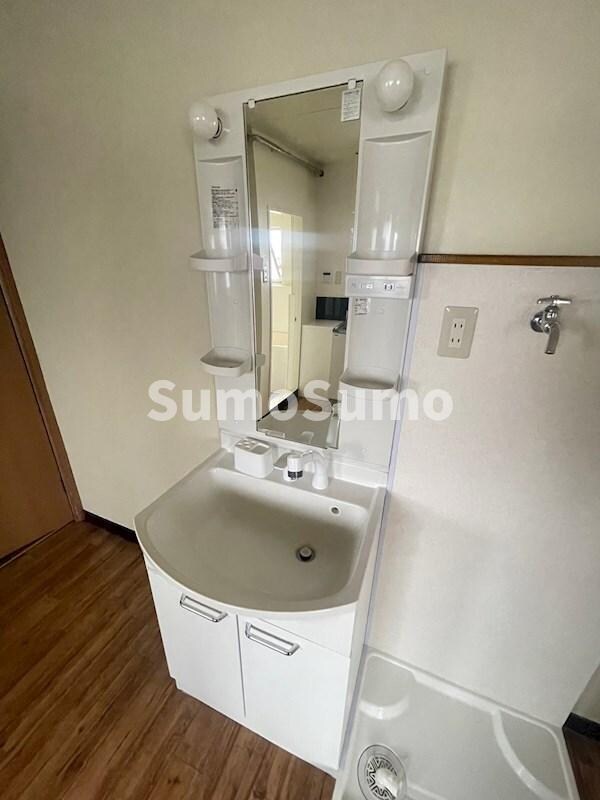 物件内観写真11　(脱衣スペースもあります)