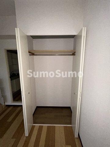 物件内観写真10　(ちょっとした収納スペースも充実しています)