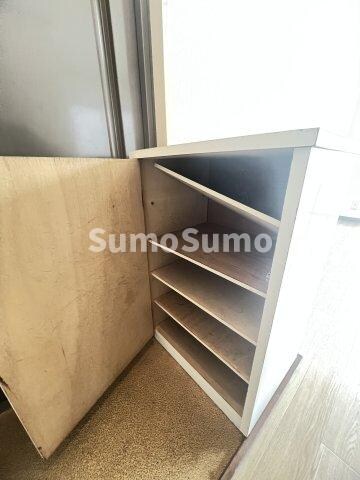 物件内観写真12　(ちょっとした収納スペースも充実しています)