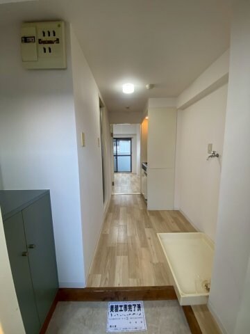 物件内観写真7　(収納もある玄関です)