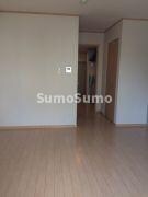 物件内観写真5　(ゆったりとしたリビングです)