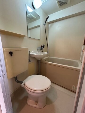 物件内観写真5　(コンパクトで使いやすいお風呂です)