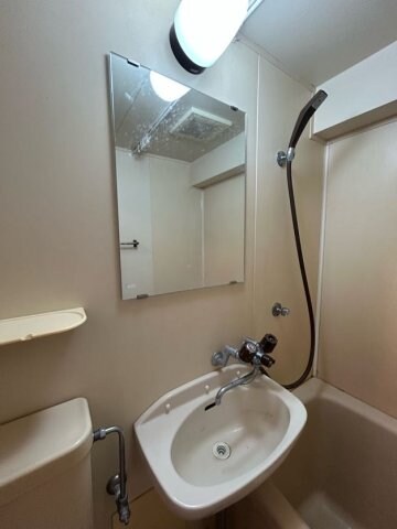 物件内観写真9　(脱衣スペースもあります)