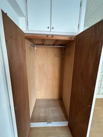 物件内観写真11　(収納豊富です)