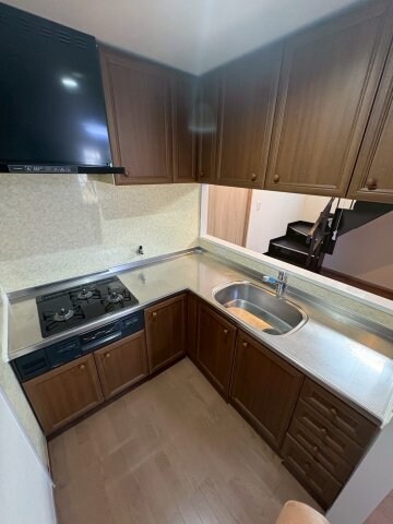 物件内観写真3　(キッチンでお料理をお楽しみください)