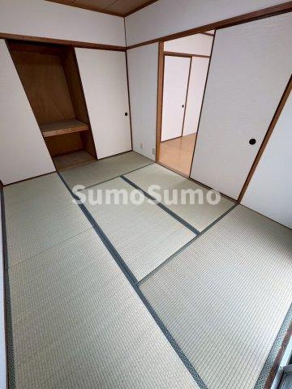 和室(和室があると落ち着いた雰囲気になりますね)