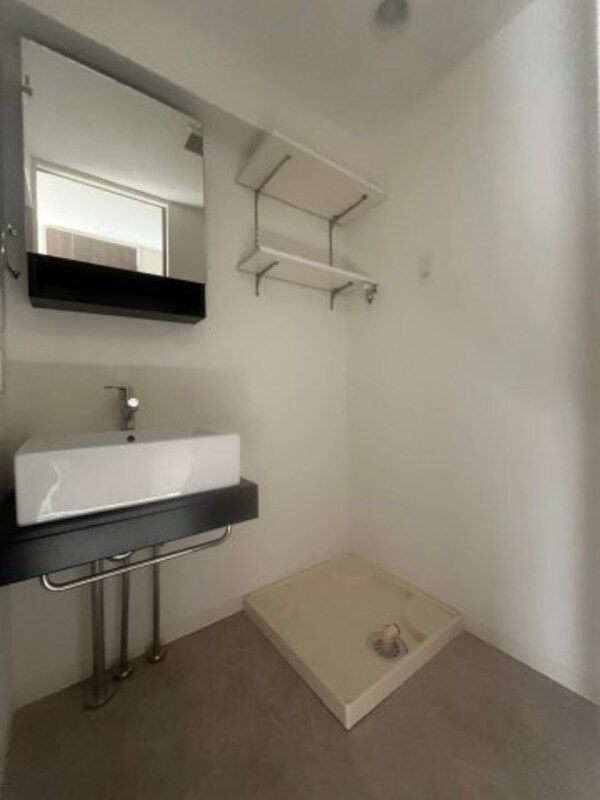 洗面・脱衣所(明るい洗面所です)