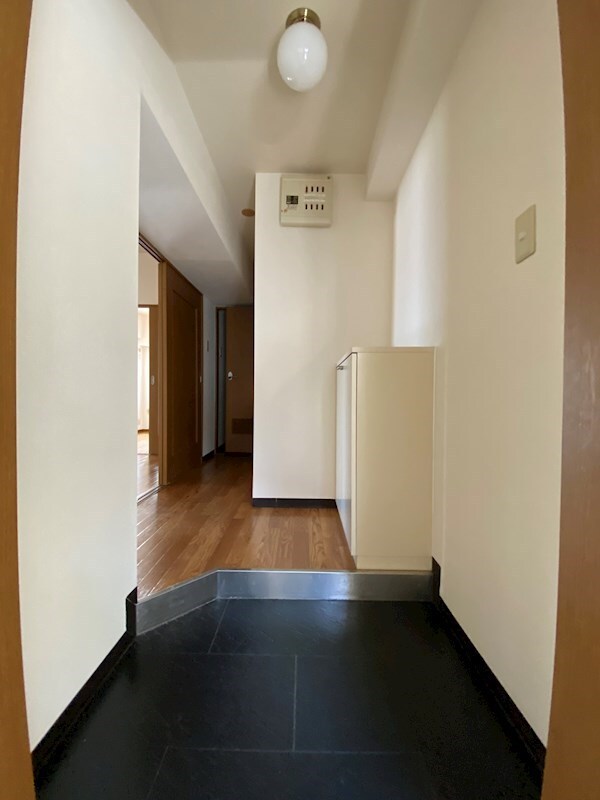 物件内観写真3　(毎日通る玄関はこちらです)