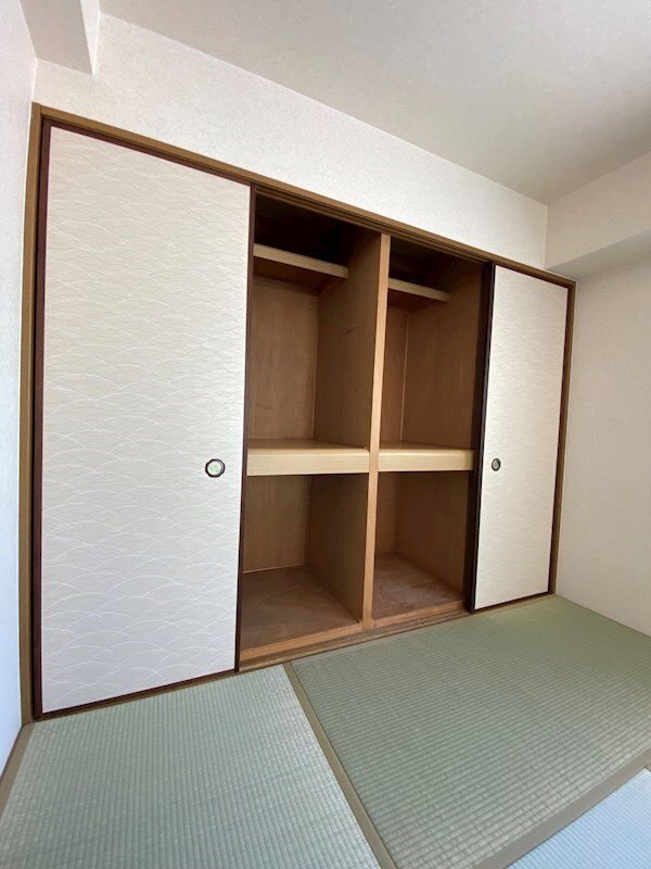 物件内観写真20　(小物を収納するのに便利です)