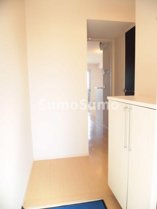 物件内観写真4　(きれいな玄関です)