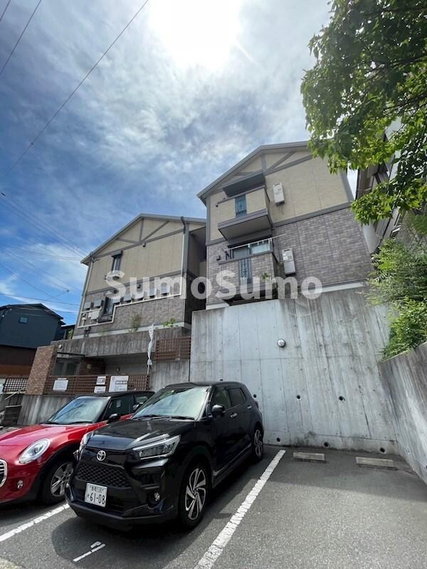 物件外観写真3　(きれいな外観です)