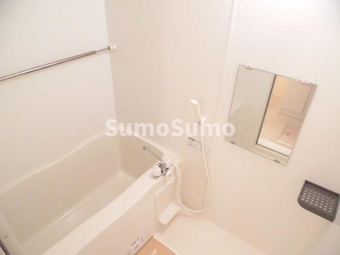 物件内観写真8　(落ち着いた空間のお風呂です)