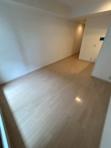 物件内観写真3　(ゆったりとしたリビングです)