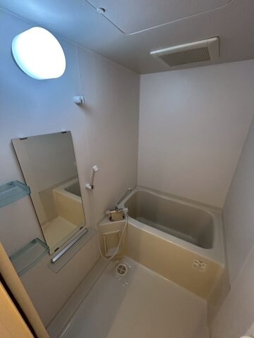 物件内観写真6　(日々の暮らしに欠かせないお風呂です)