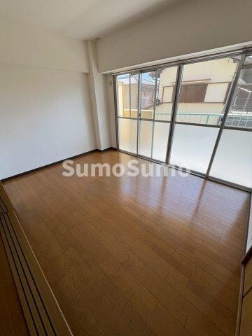 物件内観写真5　(使い勝手のいい寝室です)