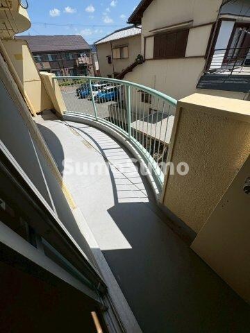 物件内観写真11　(暖かな日差しのふりそそぐバルコニー)