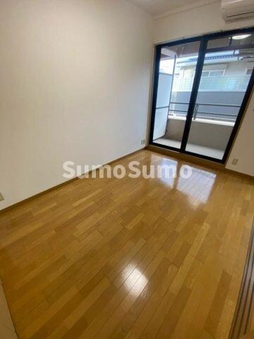 物件内観写真10　(おしゃれな居間です)