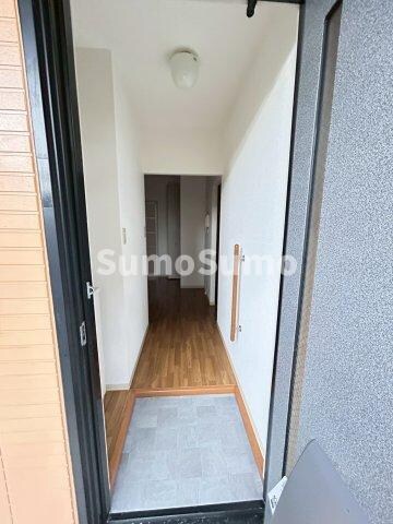 物件内観写真3　(落ち着いた玄関です)