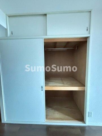 物件内観写真14　(大きなスペースがあり、収納には困りません)