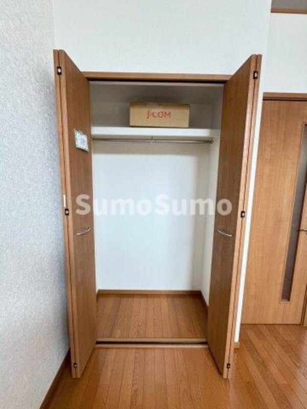 収納(小物を収納するのに便利です)