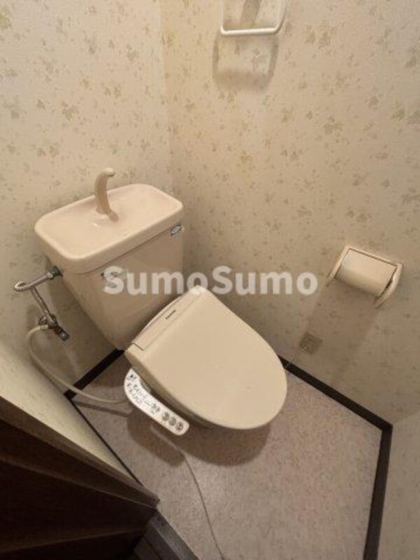 トイレ(シンプルで使いやすいトイレです)