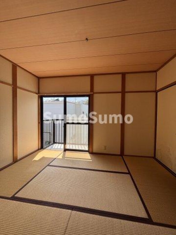 和室(和室があると、家にあたたかい雰囲気が生まれます)