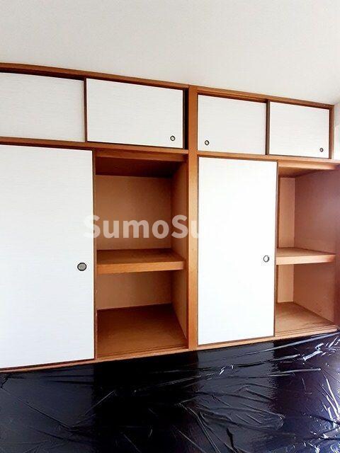 物件内観写真12　(便利な収納スペースです)