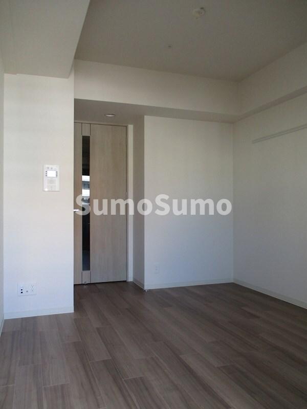 物件内観写真6　(こちらのリビングで趣味の時間をお楽しみください)