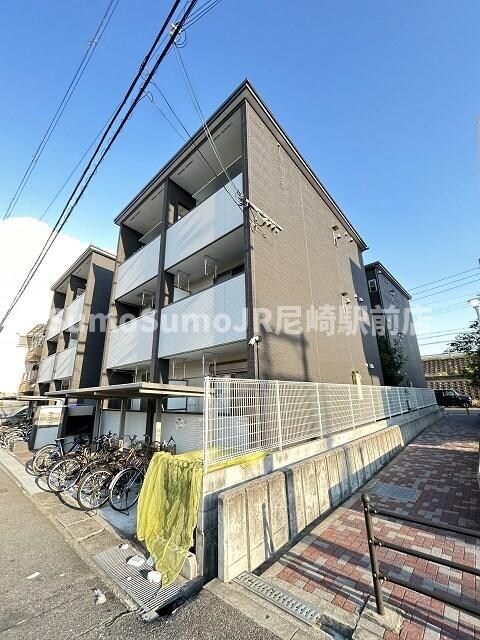 物件外観写真1　(物件の外観です)