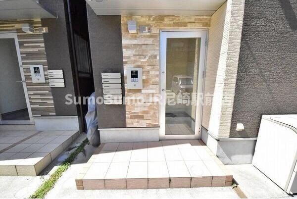 物件外観写真9　(エントランスです)