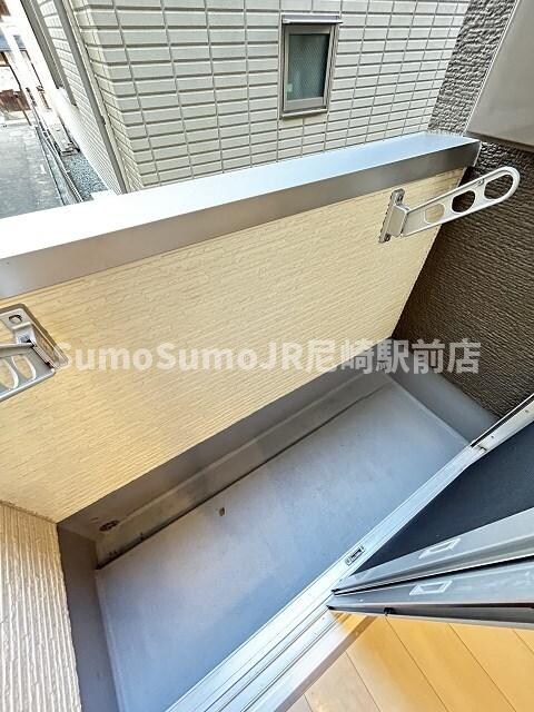 物件内観写真17　(お洗濯にも便利なバルコニー付き)