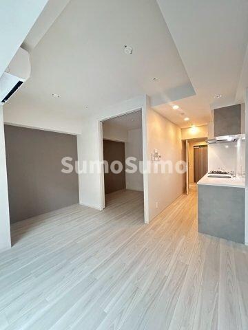 物件内観写真5　(ゆったり過ごせる居間です)