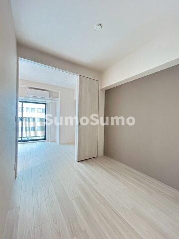 物件内観写真7　(使い勝手のいい寝室です)