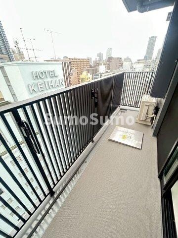 物件内観写真9　(開放的で明るい空間を演出してくれるバルコニーです)