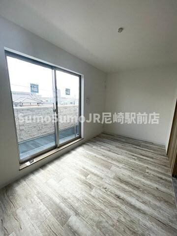 物件内観写真13　(使いやすい居間です)